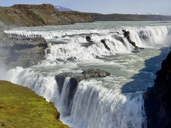 Из Рейкьявика по Золотому кольцу Исландии: гейзеры, водопад Гюдльфосс и кратер Керид - фото 1