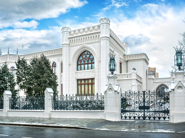 Патриаршие пруды: переплетение судеб - фото 1