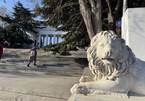 Вечерний Севастополь и морская прогулка на катере или двухпалубном пароме - фото 3