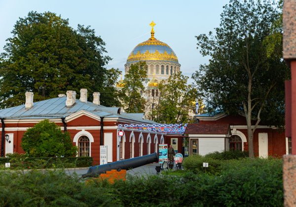 «Легенды и были Кронштадта»: пешком по острову - фото 1