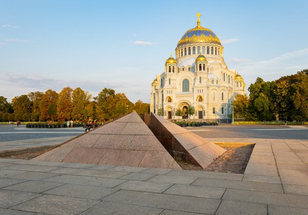 «Легенды и были Кронштадта»: пешком по острову