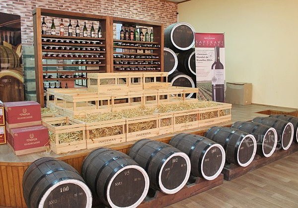 Инкерманский завод марочных вин и средневековый монастырь - фото 1