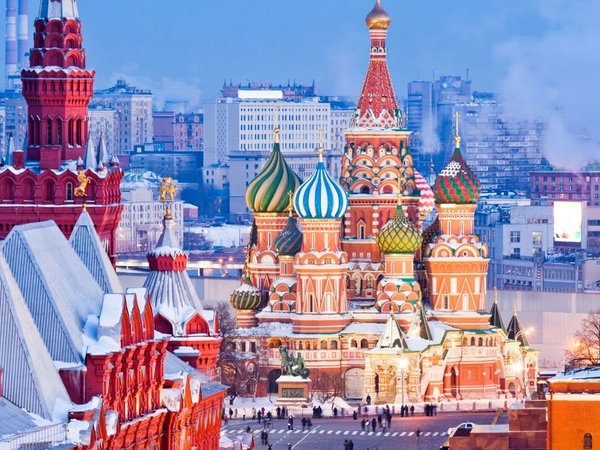 Новогодняя Москва: автобусная экскурсия - фото 1