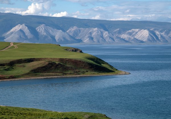 Водный поход на байдарках вдоль островов, скальных мысов и пляжей Ольхона