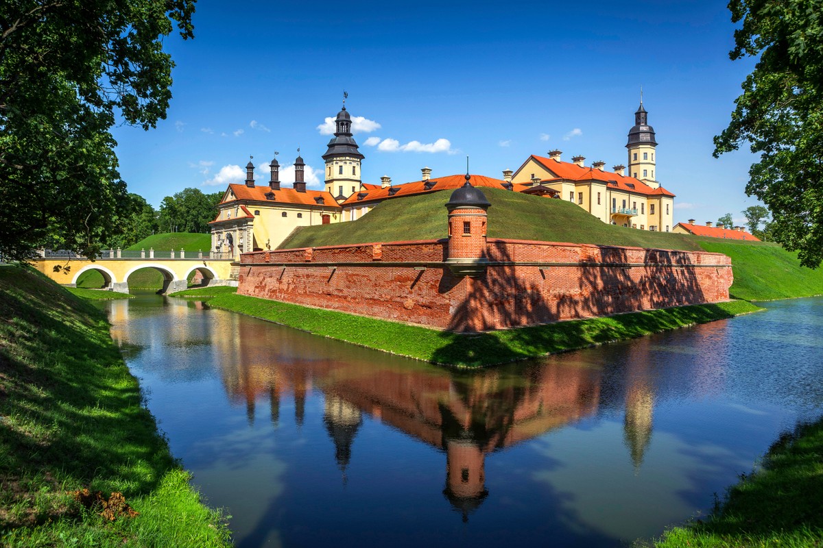 Трансфер из Минска в Мир и Несвиж - фото 1