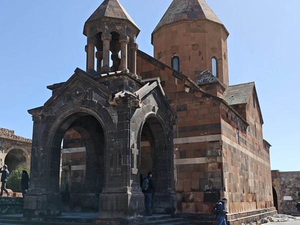 ​Святыни и тайны Армении: Хор Вирап, Нораванк и Магелланова пещера - фото 1