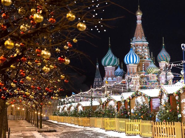 Новогодняя Москва: групповая автобусная экскурсия - фото 1
