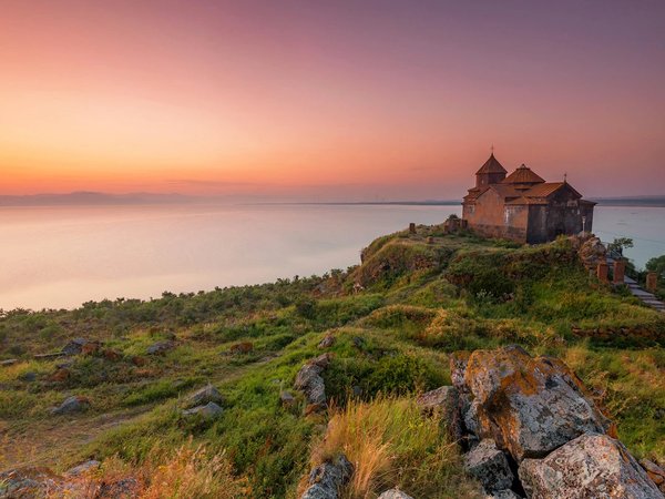 Из Еревана — к Хор Вирапу, Джермуку и Севану - фото 1