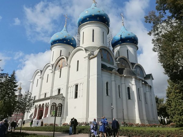 Успенский собор Лавры и царский некрополь в Сергиевом Посаде - фото 1