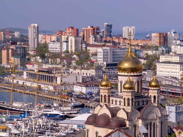 Торговый, богатый, морской. Владивосток — на авто с панорамной крышей - фото 3