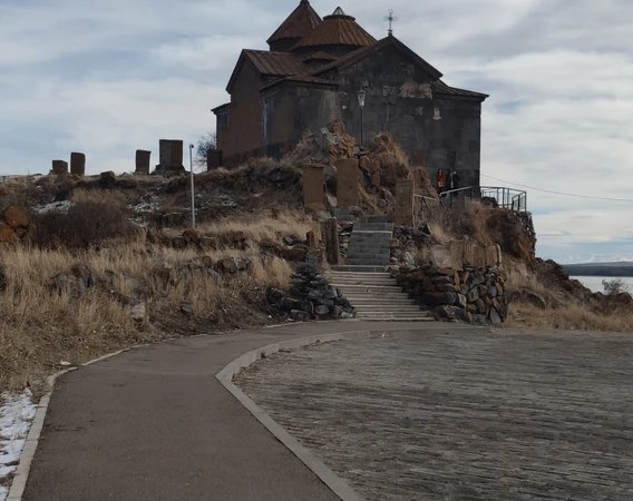 Обратная сторона Севана: Айраванк, Норатус и армянские сыры