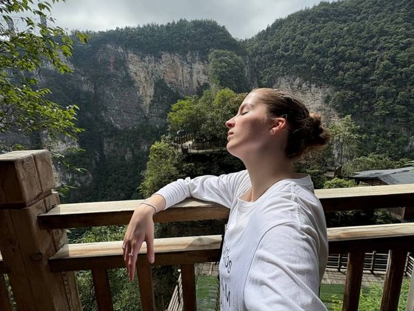 Инопланетный Чжанцзяцзе: горы «Аватара» в тумане, Пещера дракона и стеклянный мост над бездной - фото 4