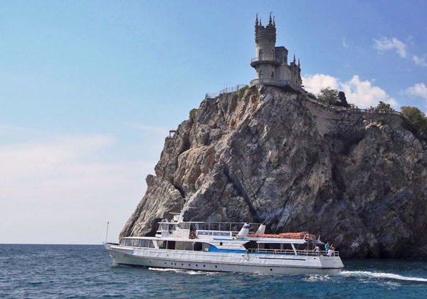 Супертур: канатная дорога на Ай-Петри, замок Ласточкино гнездо и Ялта - фото 1