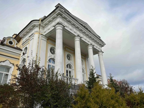 Две усадьбы за один день: Елизаветино и дом Рериха