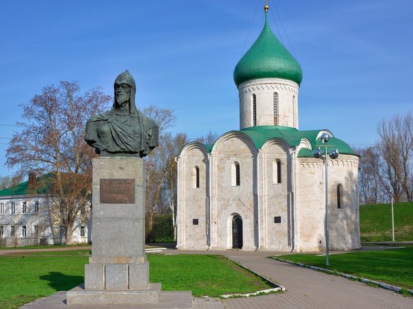 Легенды Золотого кольца: Переславль-Залесский, Ростов Великий, Ярославль и Кострома - фото 1