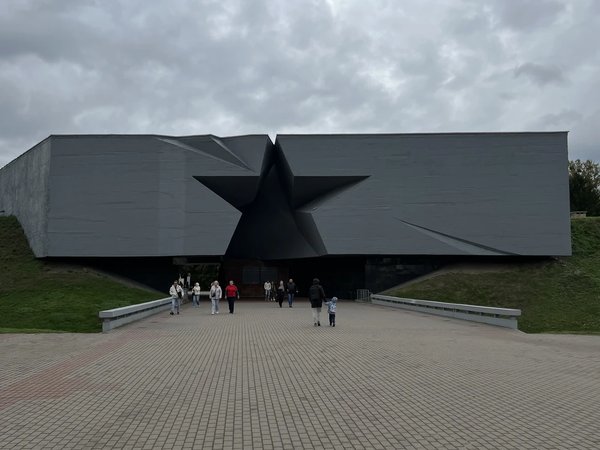 Трансфер из Минска или аэропорта — в Брест и Беловежскую пущу - фото 1