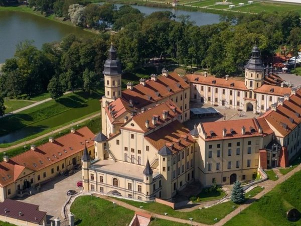 Бизнес-классом в эпоху королей: Мир и Несвиж - фото 3