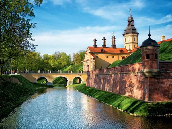 Бизнес-классом в эпоху королей: Мир и Несвиж - фото 1