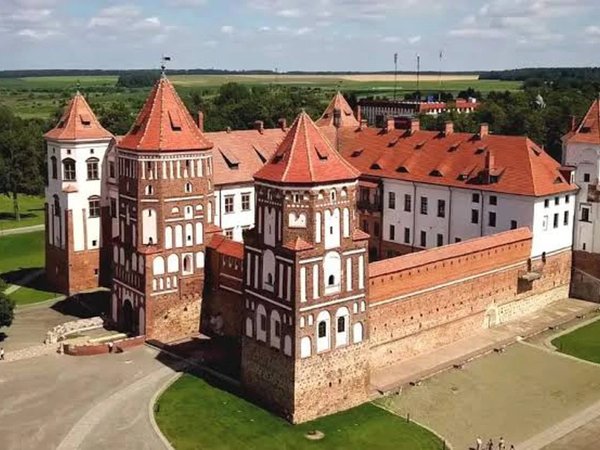 Бизнес-классом в эпоху королей: Мир и Несвиж - фото 4