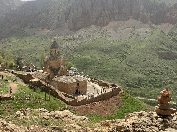 Хор Вирап и Нораванк: путешествие к истокам веры и традиций - фото 1