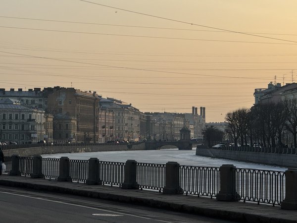 Петербург без церемоний: гуляем, болтаем, едим пышки