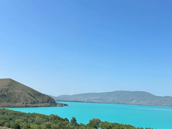 Из долины к облакам: Арарат, армянский Ватикан и лазурный Севан - фото 3