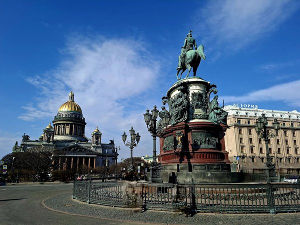 Петербург парадный: площади, соборы и дворцы - фото 1