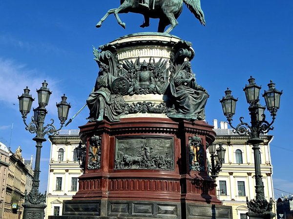 Петербург парадный: площади, соборы и дворцы - фото 4