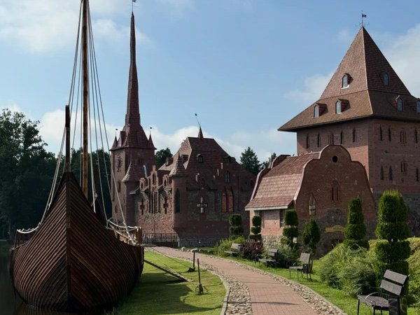 Комфортный групповой трансфер из Минска — в исторический парк «Сула»
