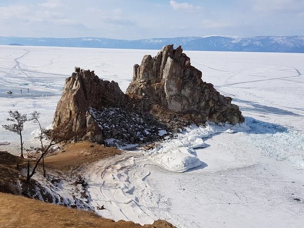 Ольхонская зимняя сказка: места силы Байкала, ледяные узоры и сафари на хивусе - фото 4