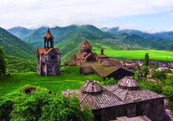 Ахпат, пещера-крепость Зарни-Парни, Ахтала, замок Арамянц и Санаин - фото 2