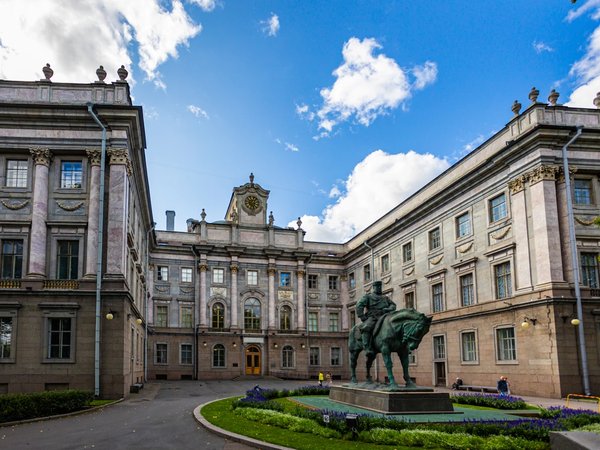 Криминальный Петербург — от Лиговки до «Крестов» - фото 1