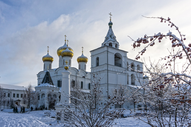 Здрава будь, государыня Кострома!