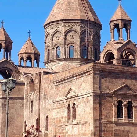 Из аэропорта Звартноц — к святыням Эчмиадзина