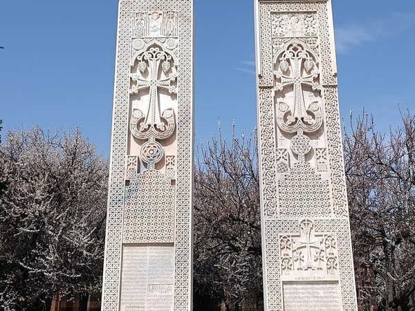 Из аэропорта Звартноц — к святыням Эчмиадзина - фото 4