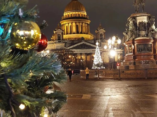 Новогодние чудеса Петербурга