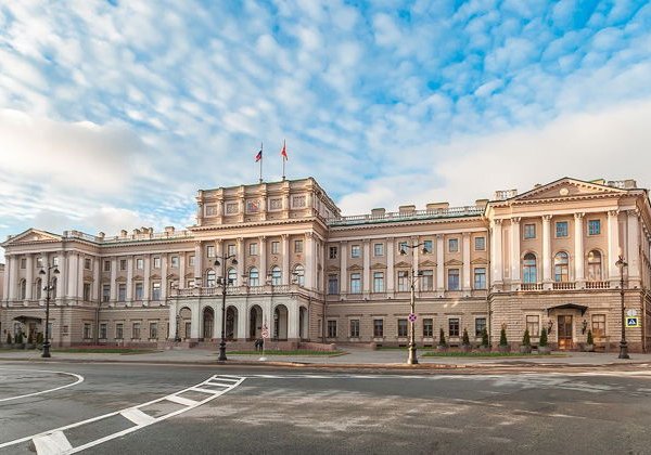 Истоки власти в России. Политика на сцене Петербурга - фото 2