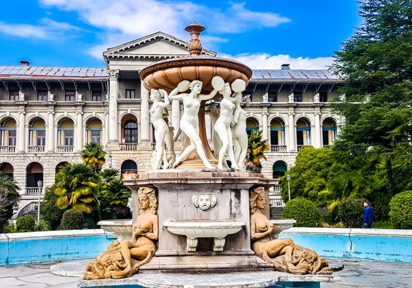 Обзорная пешеходная экскурсия по центру Сочи - фото 1