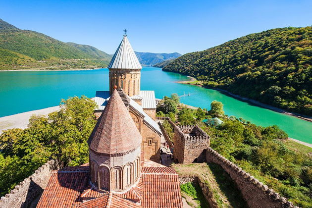 Фото экскурсии - Казбег — Ананури — Гудаури: легендарные пейзажи - 8