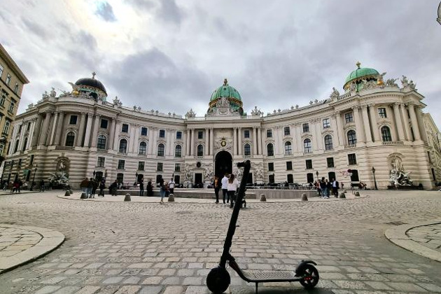 Фото - экскурсия: Экскурсия по Вене на электросамокатах