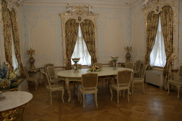 Фото экскурсии - Автобусная поездка в Ораниенбаум с посещением Большого Меншиковского Дворца - 7