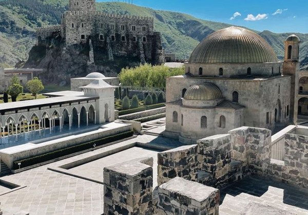 Экскурсия в парк Боржоми, крепость Рабат и пещерный город Вардзия