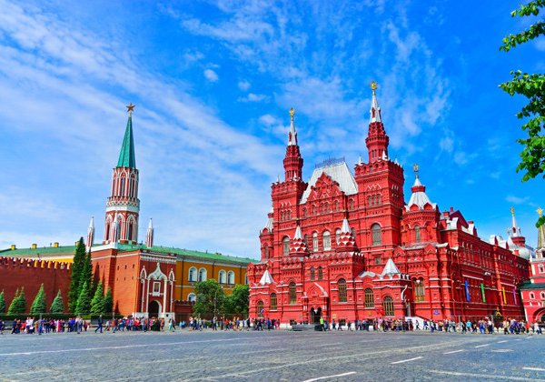 «Наземный и подземный Кремль» — семейная театрализованная экскурсия-квест