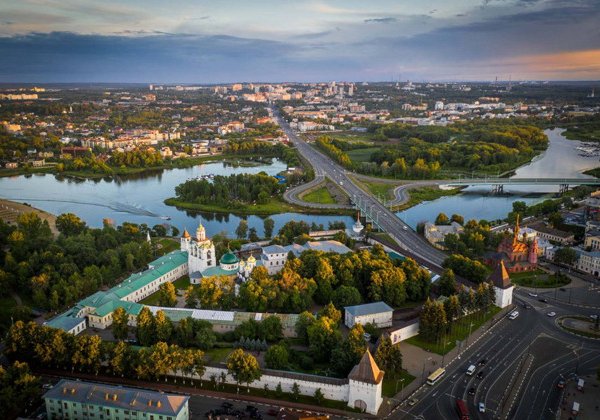 Обзорная экскурсия по древнему Ярославлю в небольшой группе
