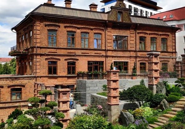Пешеходная экскурсия по набережной «Между двух мостов» - фото 1