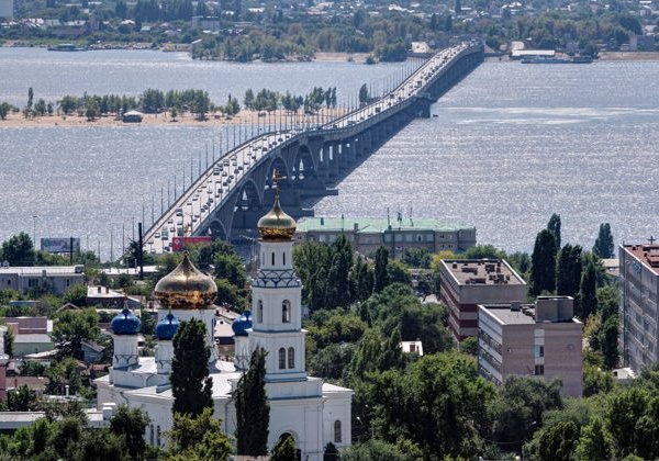 О приключениях литераторов в Саратове - фото 1