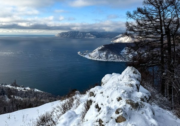 Байкал в Листвянке и исток реки Ангары