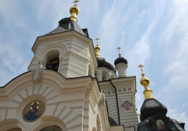 Блистательные дворцы Южнобережья и морская прогулка в Ялту - фото 1