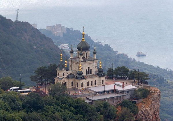 Блистательные дворцы Южнобережья и морская прогулка в Ялту - фото 2