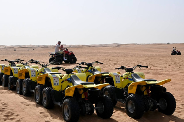 Фото - экскурсия: Невероятное сафари на квадроциклах по барханам с ужином и вечерним шоу в пустынном лагере